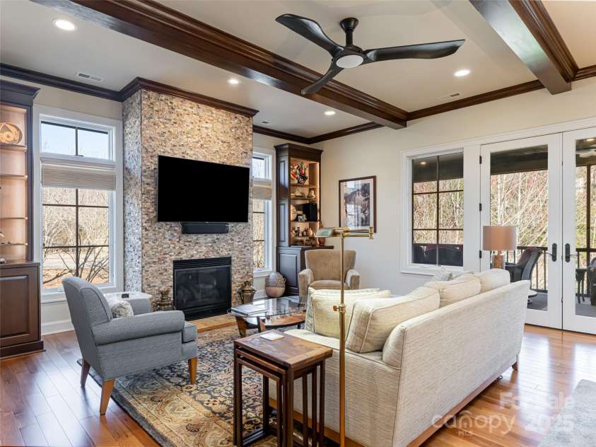 87 Chantilly Drive, Asheville, NC 28804.  MLS# CAR4237147, YatesRealty ID 13417. 