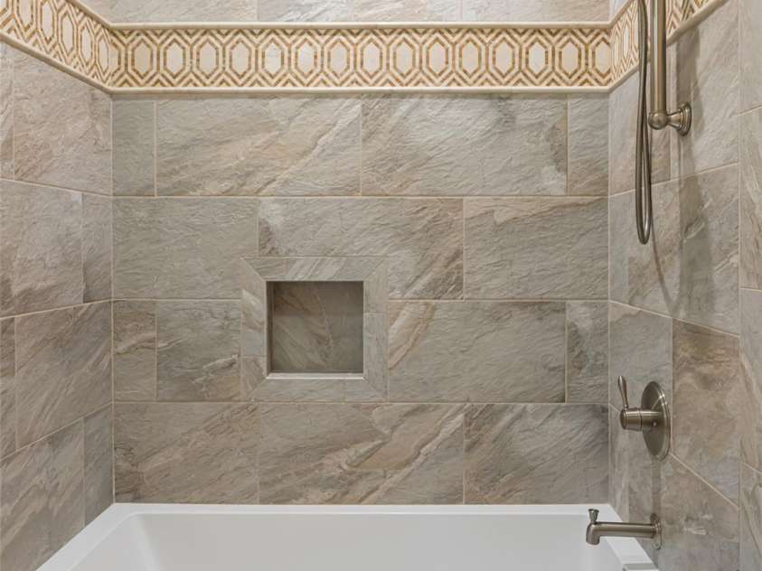 87 Chantilly Drive, Asheville, NC 28804.  MLS# CAR4306861, YatesRealty ID 13417. 