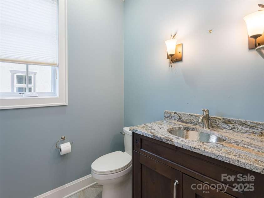 87 Chantilly Drive, Asheville, NC 28804.  MLS# CAR4306861, YatesRealty ID 13417. 