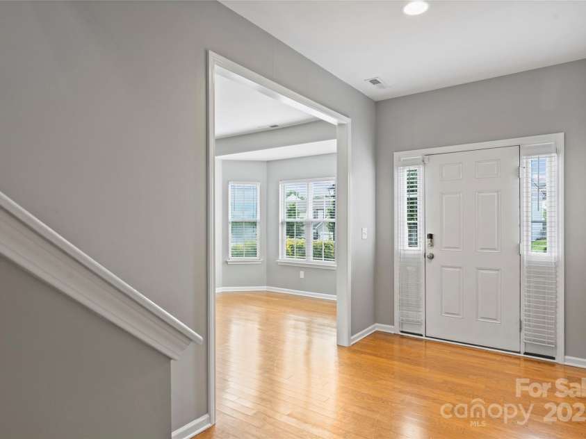 9321 Bradstreet Commons Way, Charlotte, NC 28215.  MLS# CAR4254515, YatesRealty ID 13418. 