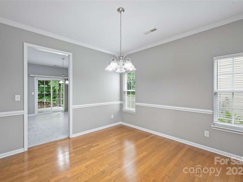9321 Bradstreet Commons Way, Charlotte, NC 28215.  MLS# CAR4254515, YatesRealty ID 13418. 