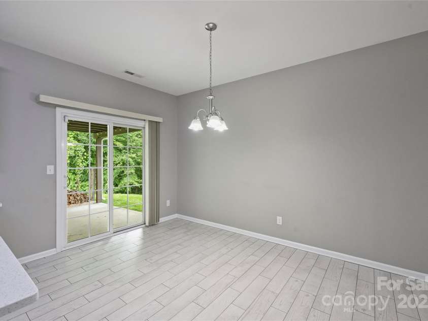 9321 Bradstreet Commons Way, Charlotte, NC 28215.  MLS# CAR4254515, YatesRealty ID 13418. 