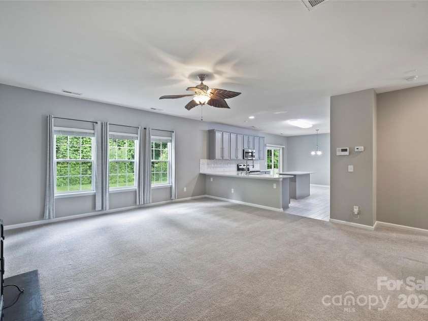 9321 Bradstreet Commons Way, Charlotte, NC 28215.  MLS# CAR4254515, YatesRealty ID 13418. 