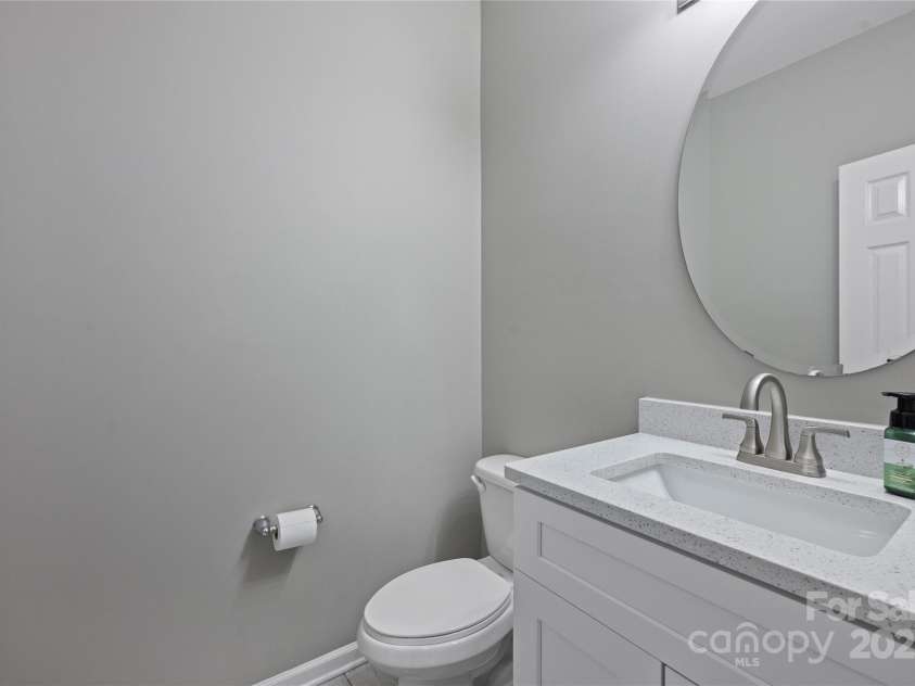 9321 Bradstreet Commons Way, Charlotte, NC 28215.  MLS# CAR4254515, YatesRealty ID 13418. 