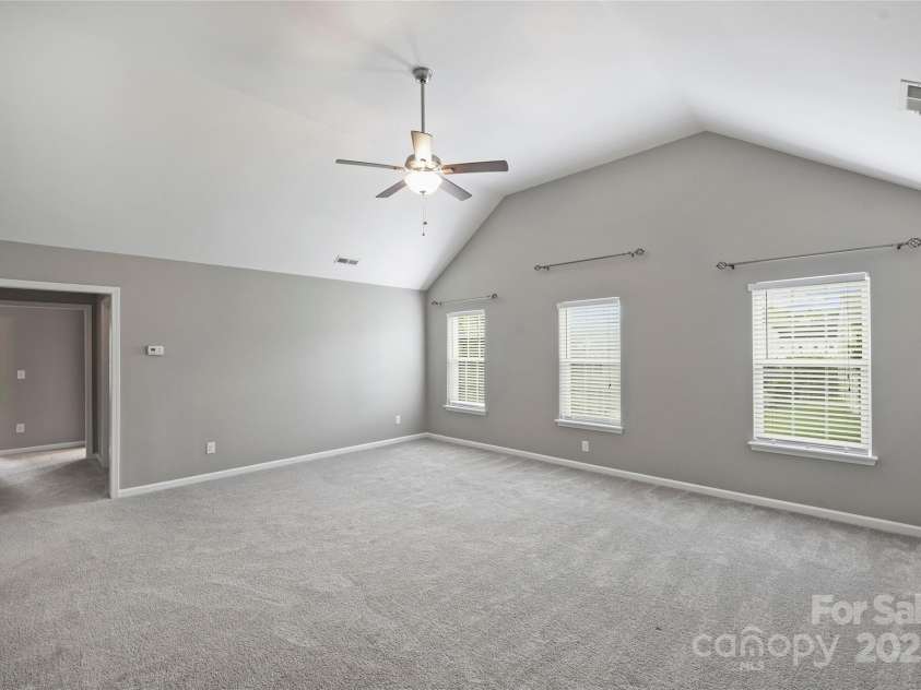 9321 Bradstreet Commons Way, Charlotte, NC 28215.  MLS# CAR4254515, YatesRealty ID 13418. 