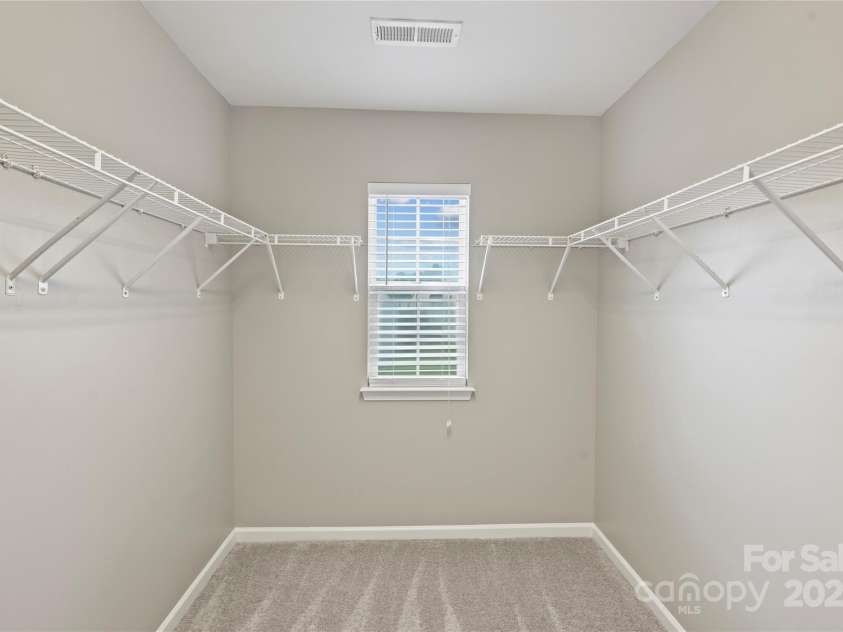 9321 Bradstreet Commons Way, Charlotte, NC 28215.  MLS# CAR4254515, YatesRealty ID 13418. 