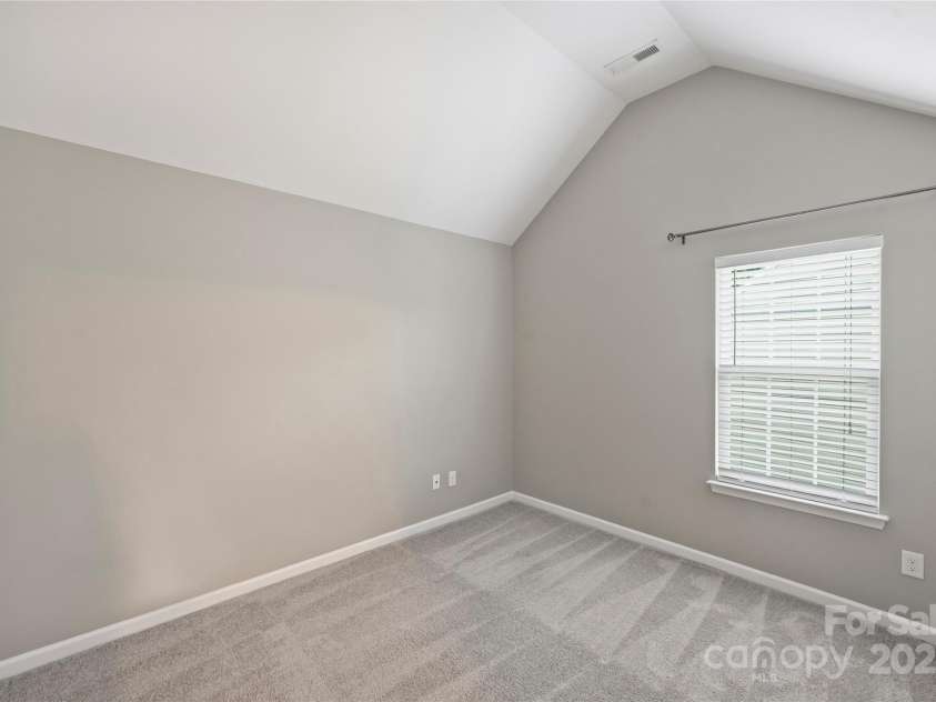 9321 Bradstreet Commons Way, Charlotte, NC 28215.  MLS# CAR4254515, YatesRealty ID 13418. 