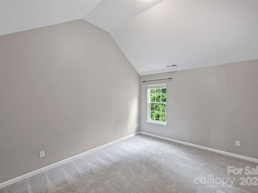 9321 Bradstreet Commons Way, Charlotte, NC 28215.  MLS# CAR4254515, YatesRealty ID 13418. 