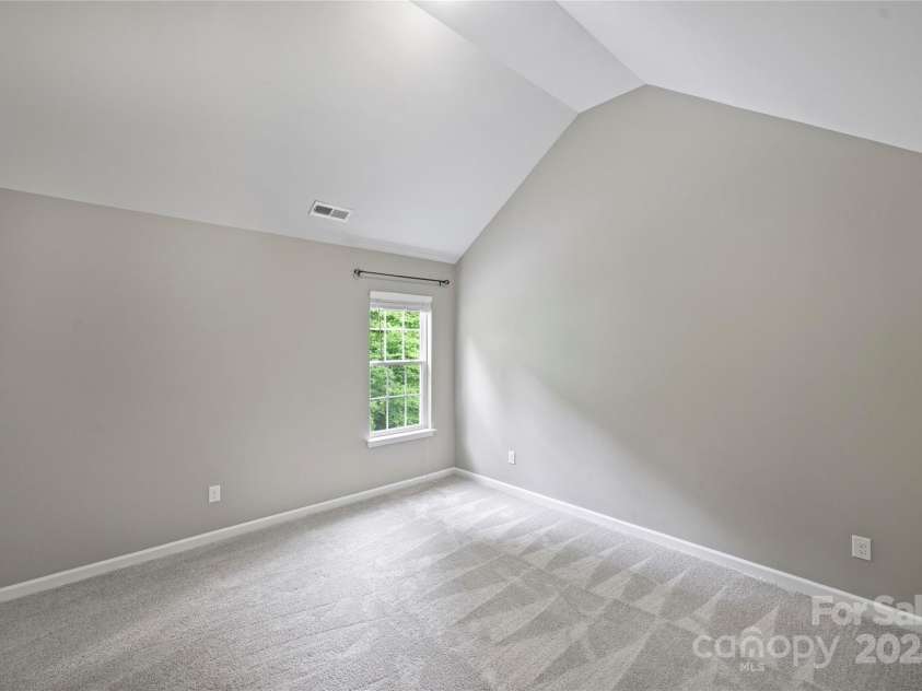 9321 Bradstreet Commons Way, Charlotte, NC 28215.  MLS# CAR4254515, YatesRealty ID 13418. 