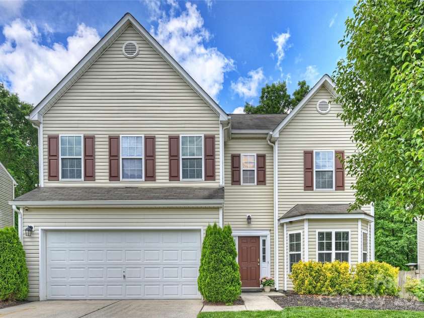 9321 Bradstreet Commons Way, Charlotte, NC 28215.  MLS# CAR4254515, YatesRealty ID 13418. 