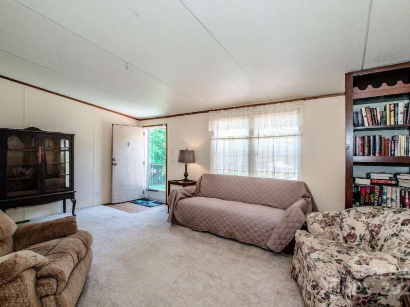 161 Crystal Bay Drive, Mooresville, NC 28115.  MLS# CAR4258984, YatesRealty ID 13419. 