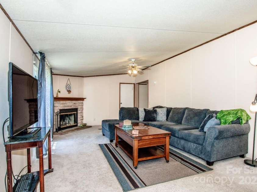 161 Crystal Bay Drive, Mooresville, NC 28115.  MLS# CAR4258984, YatesRealty ID 13419. 