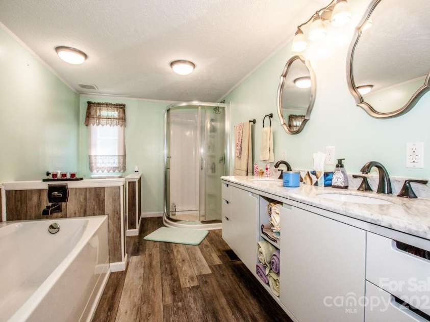 161 Crystal Bay Drive, Mooresville, NC 28115.  MLS# CAR4258984, YatesRealty ID 13419. 