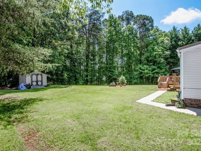 161 Crystal Bay Drive, Mooresville, NC 28115.  MLS# CAR4258984, YatesRealty ID 13419. 