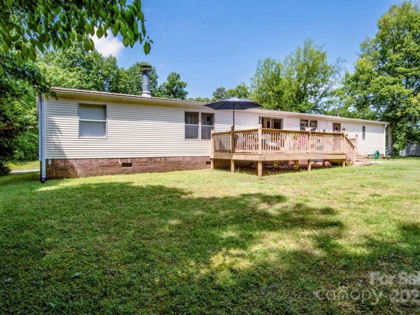 161 Crystal Bay Drive, Mooresville, NC 28115.  MLS# CAR4258984, YatesRealty ID 13419. 