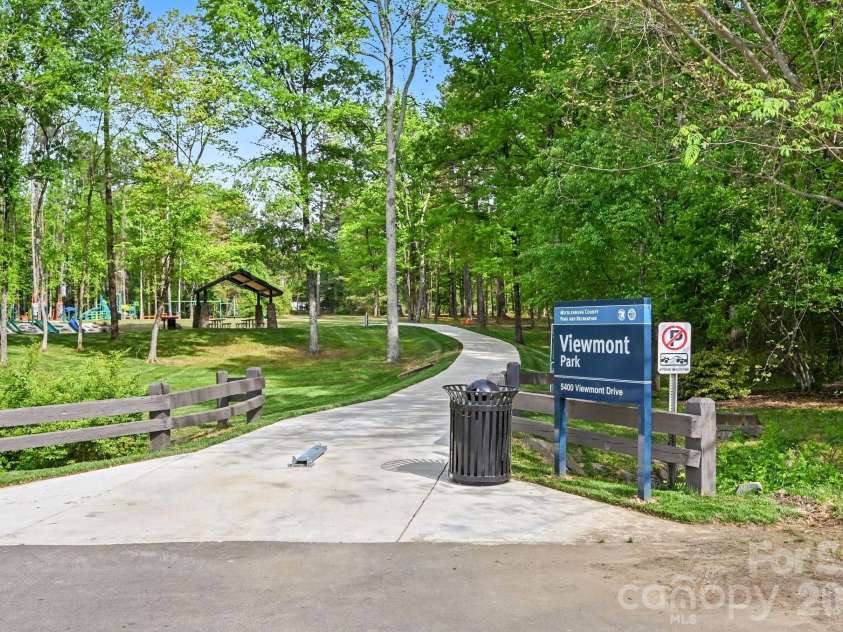 5508 Viewmont Drive, Charlotte, NC 28215.  MLS# CAR4368476, YatesRealty ID 13419. 