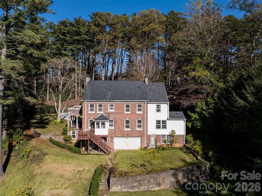 325 Vanderbilt Road, Asheville, NC 28803.  MLS# CAR4311478, YatesRealty ID 1342. 