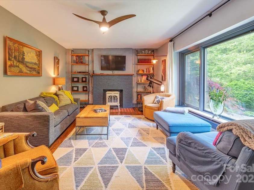 2102 Walnut CreeK Road, Marshall, NC 28753.  MLS# CAR4235544, YatesRealty ID 13420. Built-ins