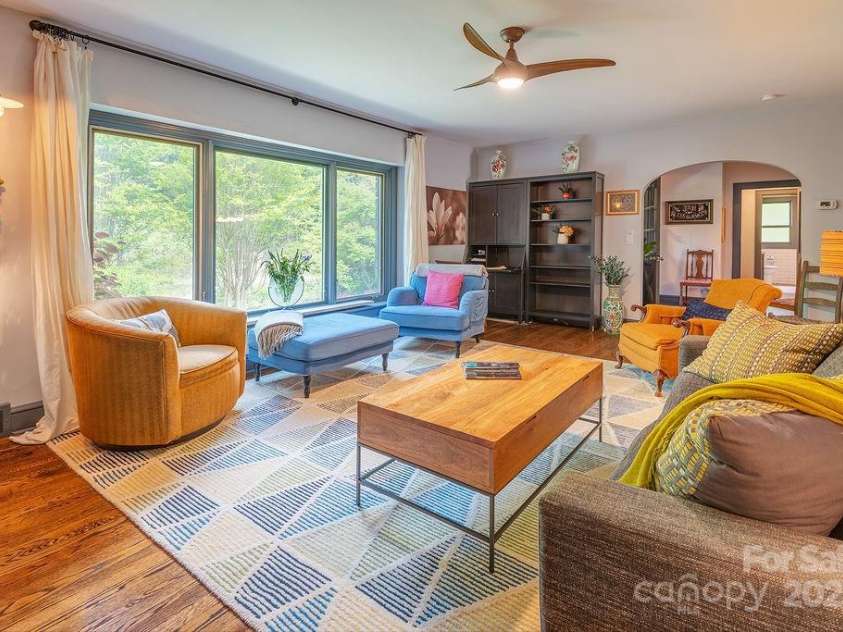 2102 Walnut CreeK Road, Marshall, NC 28753.  MLS# CAR4235544, YatesRealty ID 13420. Pella  Windows