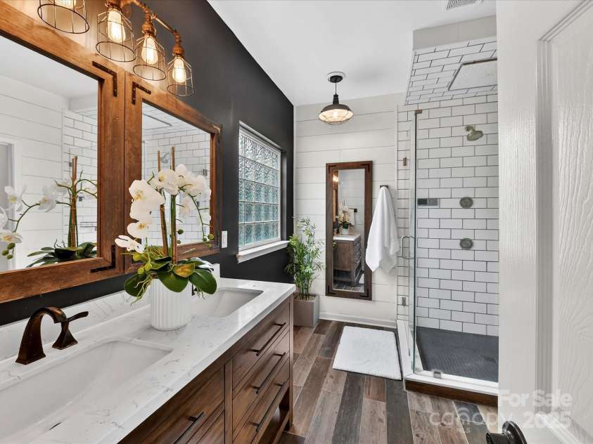 15815 Lavenham Road, Huntersville, NC 28078.  MLS# CAR4328417, YatesRealty ID 13422. Beautiful Primary Bath offers dual vanity, tiled shower & tile floors!