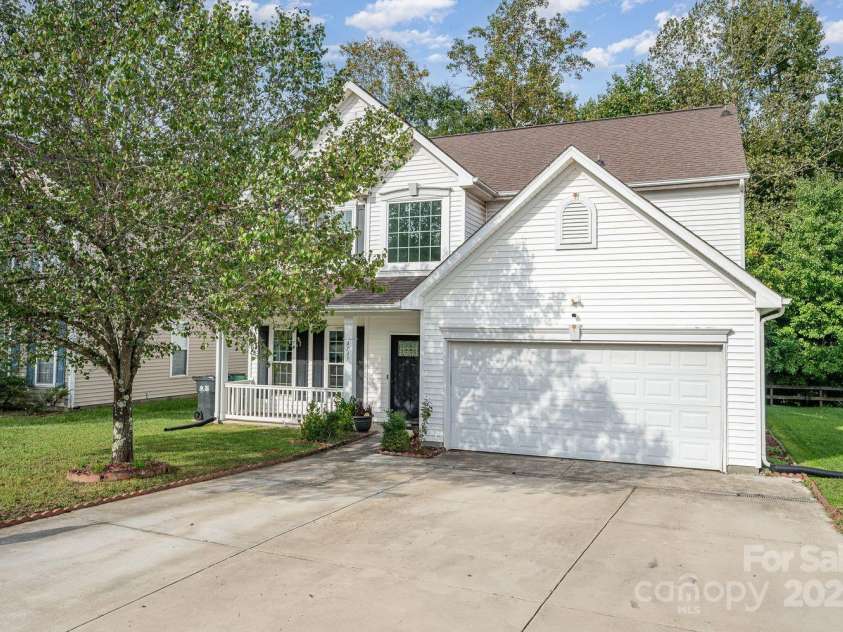 4741 Nijinsky Court, Charlotte, NC 28216.  MLS# CAR4186000, YatesRealty ID 13422. 