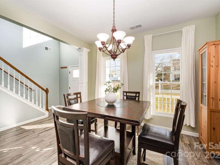 4741 Nijinsky Court, Charlotte, NC 28216.  MLS# CAR4186000, YatesRealty ID 13422. Dining Room