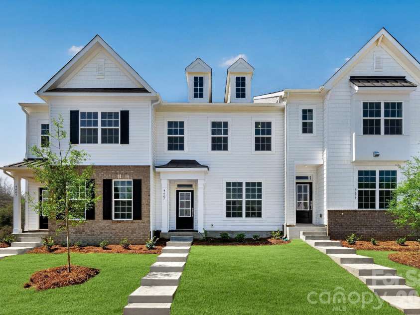 9447 Old Dowd Road, Charlotte, NC 28214.  MLS# CAR4358158, YatesRealty ID 13424. 