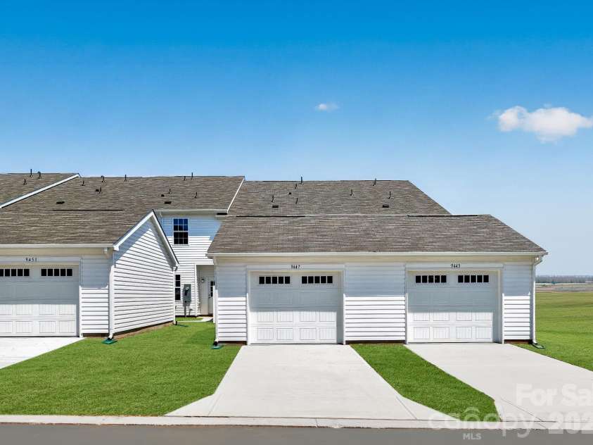 9447 Old Dowd Road, Charlotte, NC 28214.  MLS# CAR4358158, YatesRealty ID 13424. 