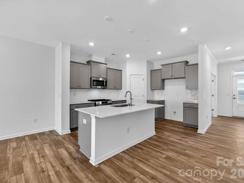 9447 Old Dowd Road, Charlotte, NC 28214.  MLS# CAR4358158, YatesRealty ID 13424. 