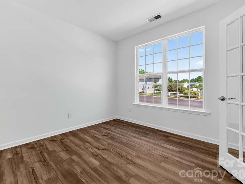 9447 Old Dowd Road, Charlotte, NC 28214.  MLS# CAR4358158, YatesRealty ID 13424. 
