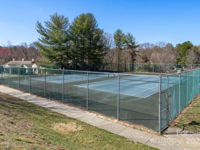 1303 Abbey Circle, Asheville, NC 28805.  MLS# CAR4238070, YatesRealty ID 13426. Tennis Courts