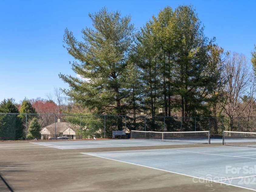 1303 Abbey Circle, Asheville, NC 28805.  MLS# CAR4238070, YatesRealty ID 13426. Tennis Courts