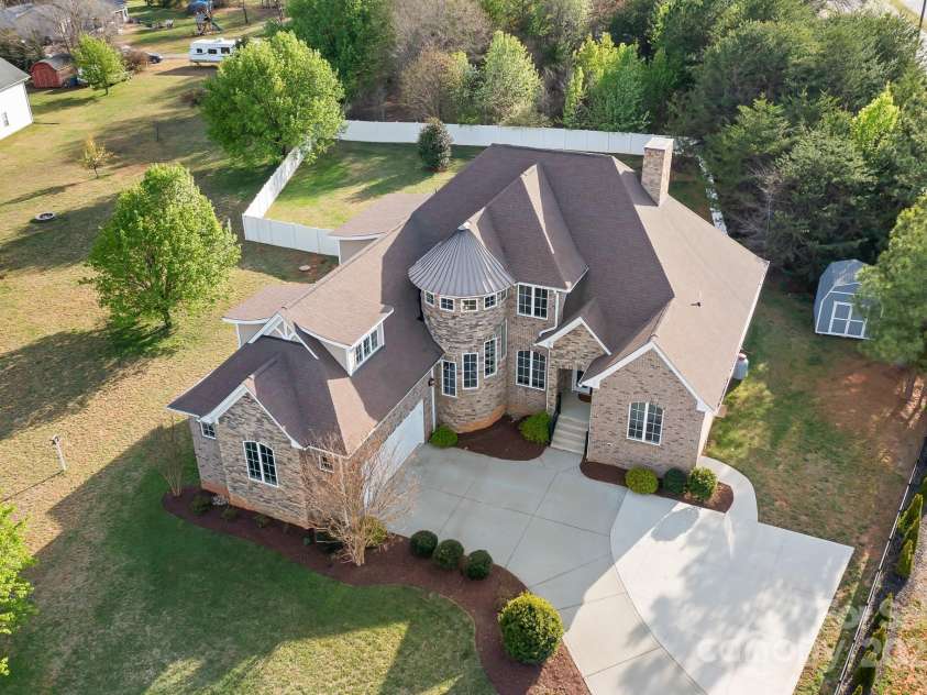 121 Dabbling Duck Circle, Mooresville, NC 28117.  MLS# CAR4232338, YatesRealty ID 13427. Aerial of property