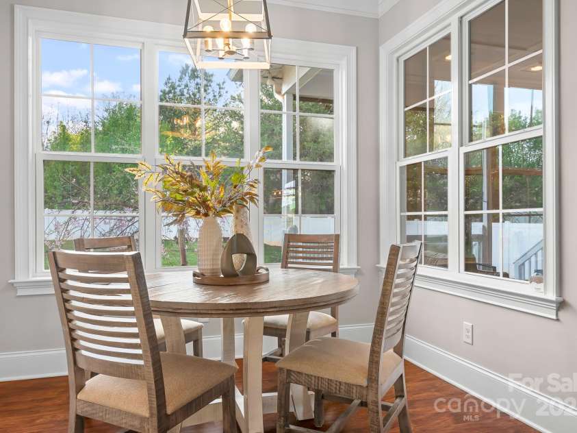 121 Dabbling Duck Circle, Mooresville, NC 28117.  MLS# CAR4232338, YatesRealty ID 13427. Breakfast room off kitchen