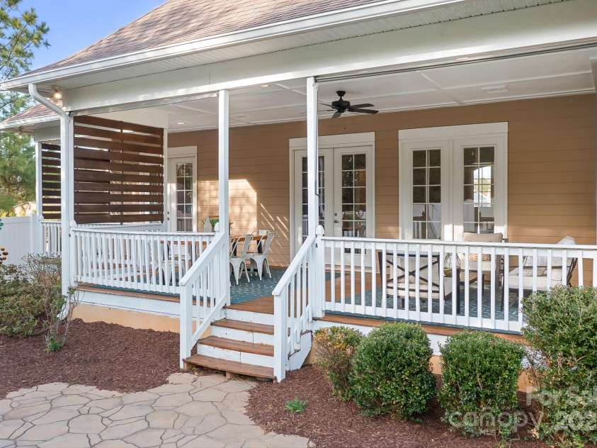 121 Dabbling Duck Circle, Mooresville, NC 28117.  MLS# CAR4232338, YatesRealty ID 13427. Covered rear porch