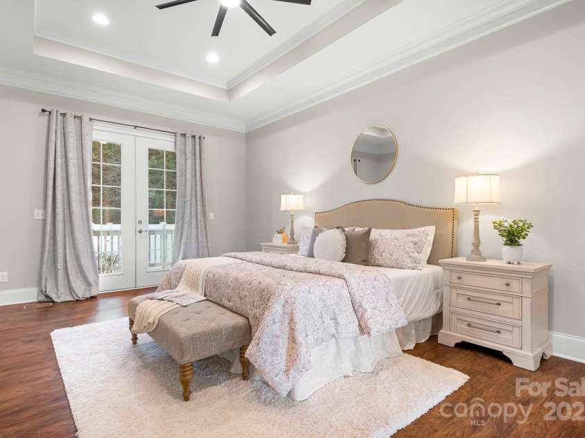 121 Dabbling Duck Circle, Mooresville, NC 28117.  MLS# CAR4232338, YatesRealty ID 13427. Primary bedroom on main level
