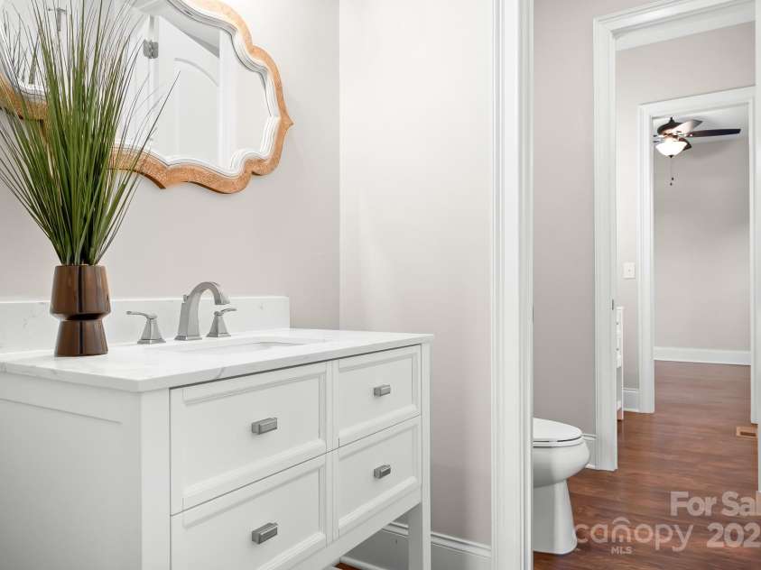 121 Dabbling Duck Circle, Mooresville, NC 28117.  MLS# CAR4232338, YatesRealty ID 13427. Vanity for BR #3 (jack & jill bath)