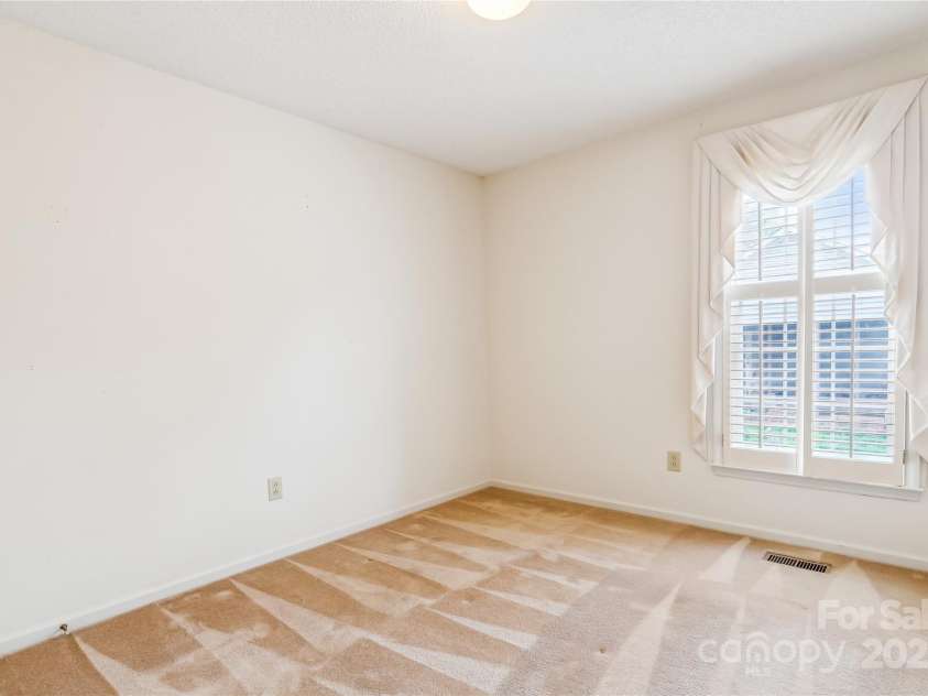 1007 Wentworth Drive, Kannapolis, NC 28081.  MLS# CAR4225194, YatesRealty ID 13428. 3rd Bedroom