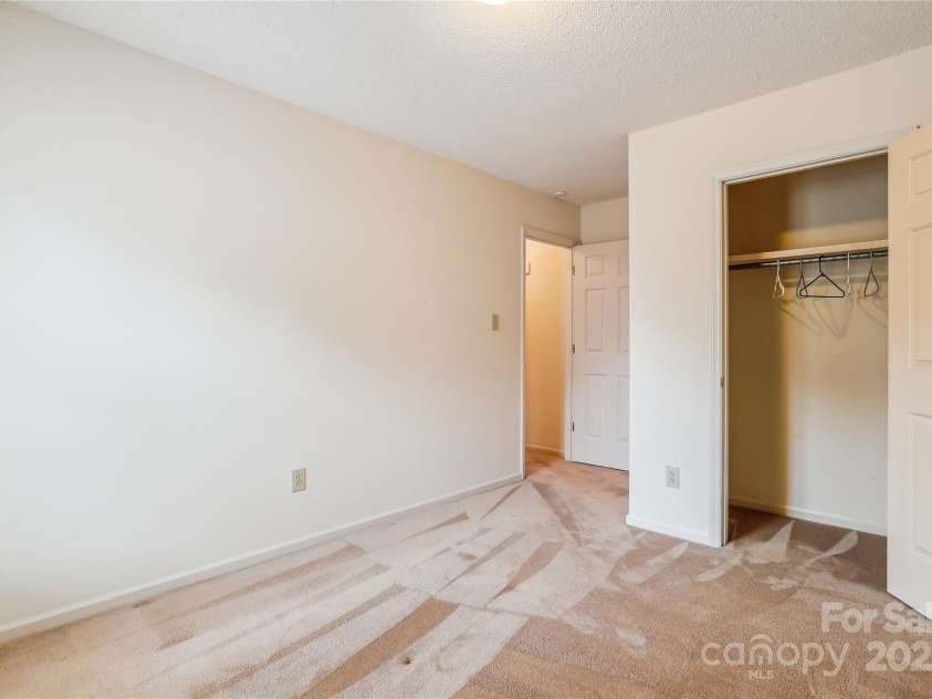 1007 Wentworth Drive, Kannapolis, NC 28081.  MLS# CAR4225194, YatesRealty ID 13428. 3rd Bedroom