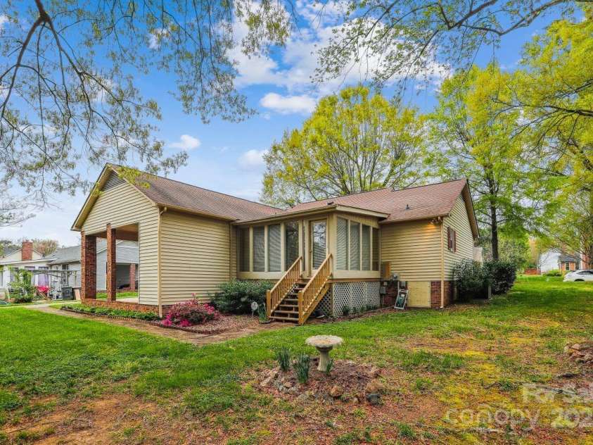 1007 Wentworth Drive, Kannapolis, NC 28081.  MLS# CAR4225194, YatesRealty ID 13428. Backyard view