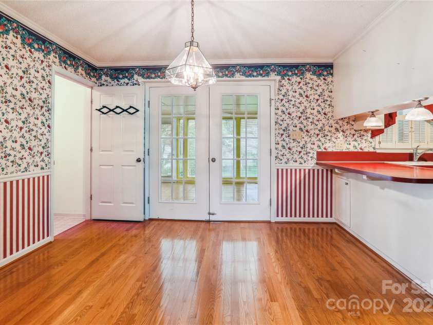 1007 Wentworth Drive, Kannapolis, NC 28081.  MLS# CAR4225194, YatesRealty ID 13428. Dinning room