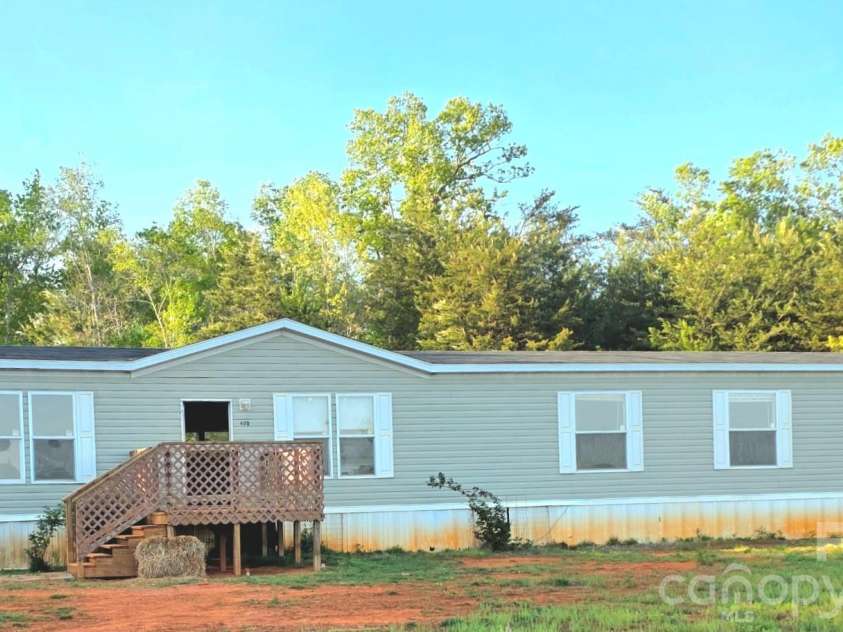 400 Mac Drive, Marion, NC 28752.  MLS# CAR4371147, YatesRealty ID 13429. 
