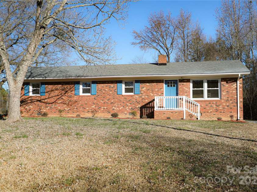 31655 Pinewood Drive, New London, NC 28127.  MLS# CAR4205536, YatesRealty ID 1343. 31655 Pinewood Drive