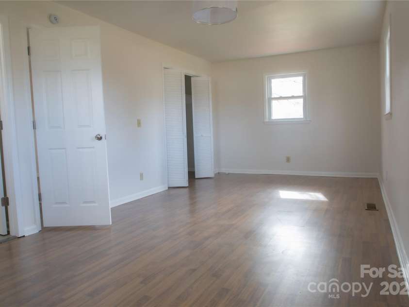 31655 Pinewood Drive, New London, NC 28127.  MLS# CAR4205536, YatesRealty ID 1343. Primary Bedroom