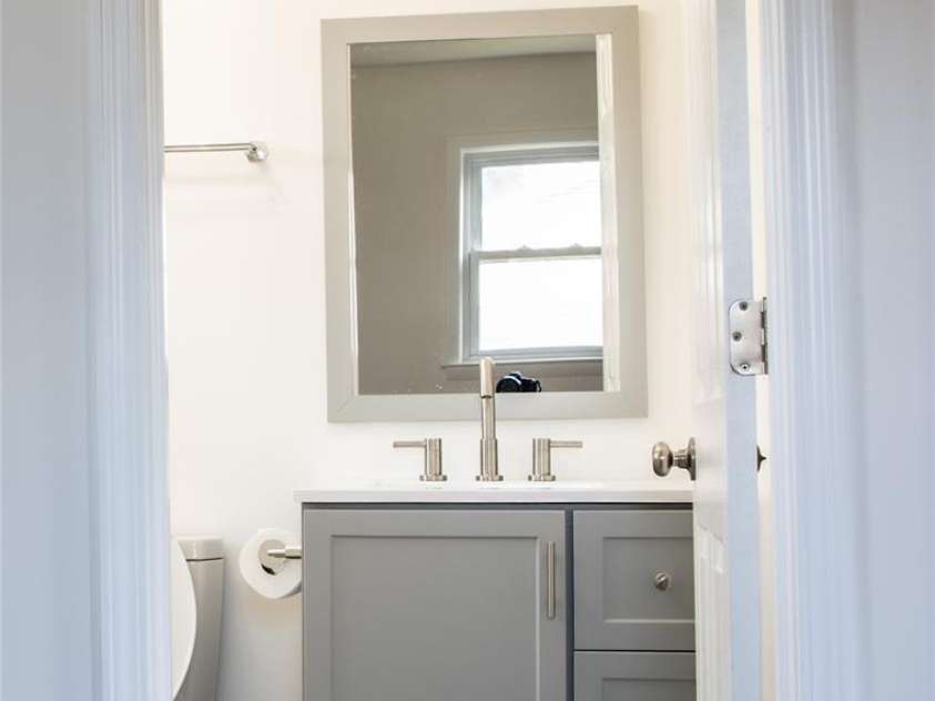 31655 Pinewood Drive, New London, NC 28127.  MLS# CAR4205536, YatesRealty ID 1343. Primary Bedroom Bathroom