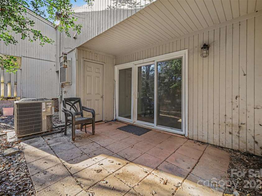 7913 Horse Chestnut Lane, Charlotte, NC 28277.  MLS# CAR4332056, YatesRealty ID 13431. Back Patio