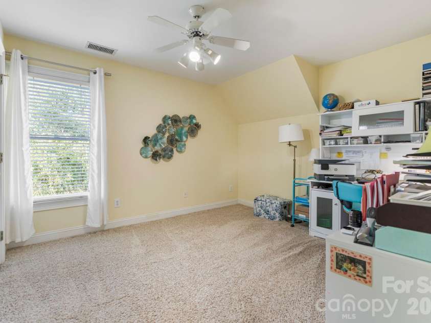 21216 Norman Shores Drive, Cornelius, NC 28031.  MLS# CAR4352622, YatesRealty ID 13432. 