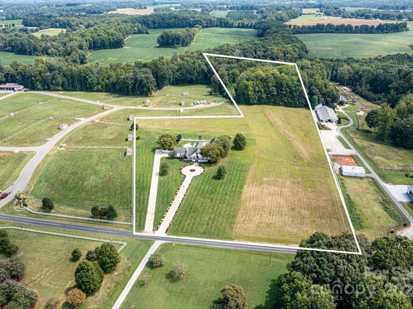 3245 Jackson Road, Mooresville, NC 28115.  MLS# CAR4161494, YatesRealty ID 13432. Lot boundaries are approximate!