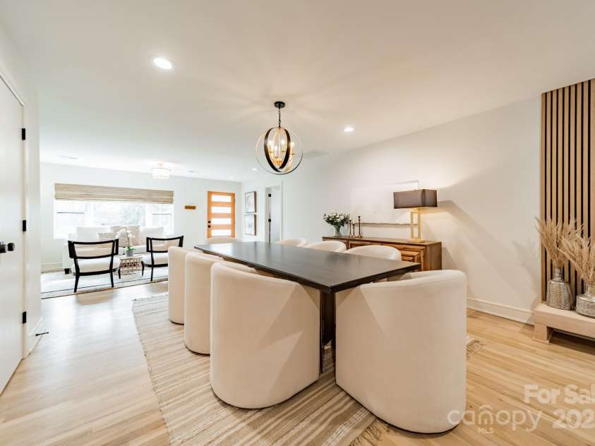 531 Manhasset Road, Charlotte, NC 28209.  MLS# CAR4217277, YatesRealty ID 13433. Dining Area