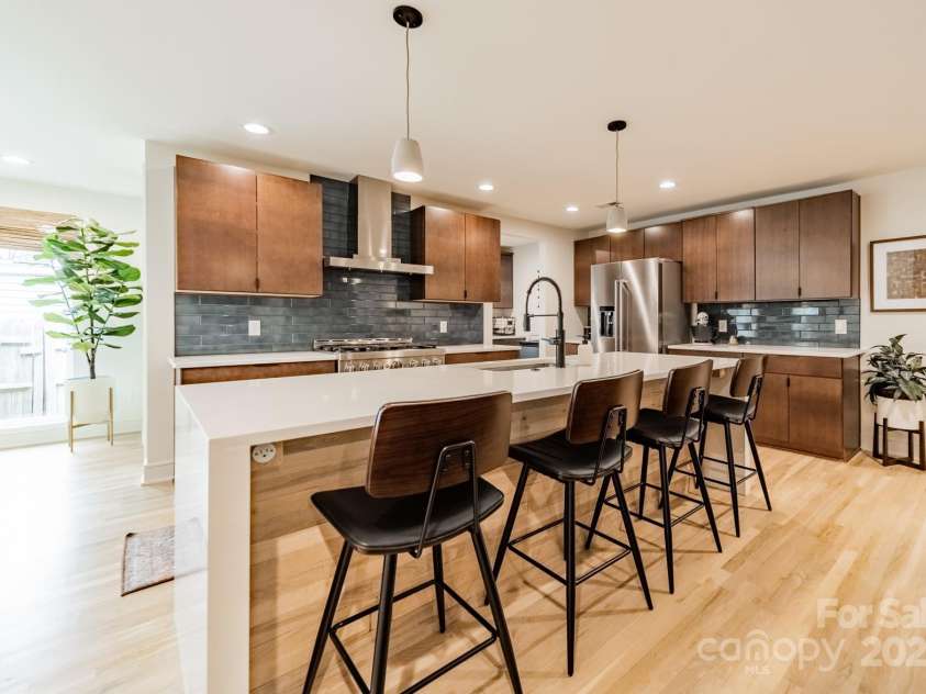 531 Manhasset Road, Charlotte, NC 28209.  MLS# CAR4217277, YatesRealty ID 13433. Kitchen